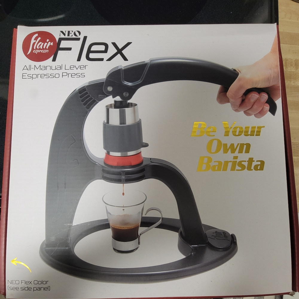 Flair Espresso Press in Black and Silver